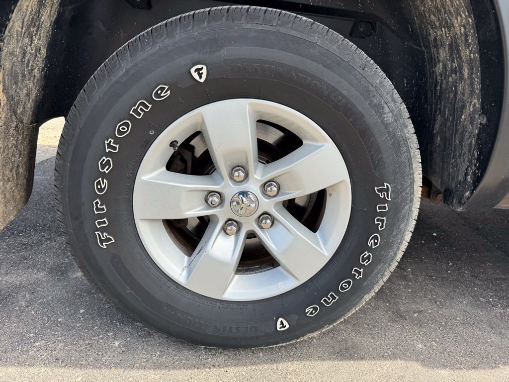 Used 2017 RAM 1500 Classic SLT AWD/4WD image 36