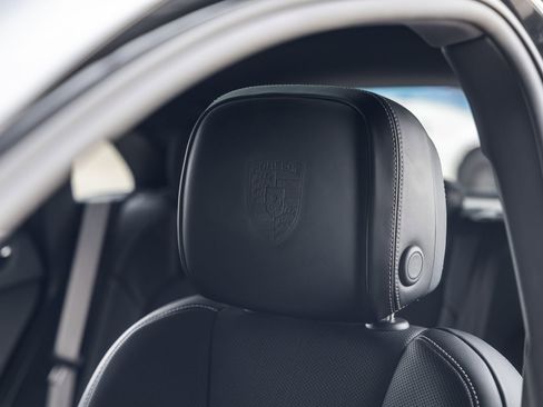Certified 2024 Porsche Macan S AWD/4WD image 28