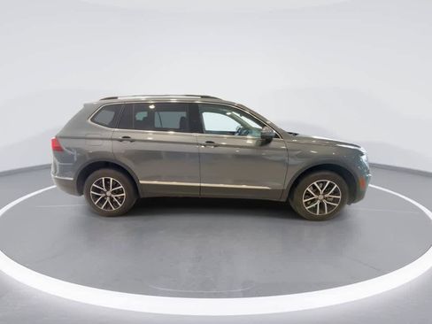 Used 2021 Volkswagen Tiguan SE AWD/4WD image 9