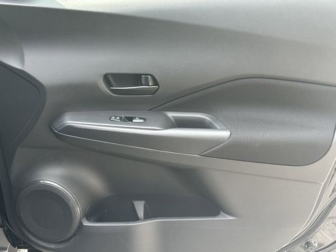 New 2024 Nissan Kicks S image 14