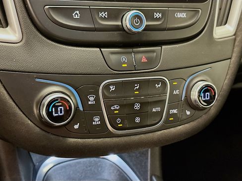 Used 2022 Chevrolet Malibu LT FWD image 24