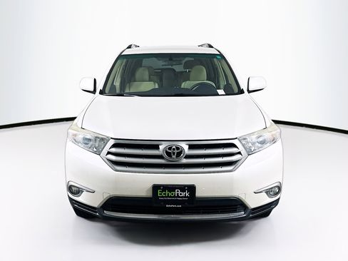 Used 2013 Toyota Highlander Plus image 2