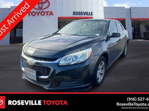 Used 2015 Chevrolet Malibu LT FWD image 1