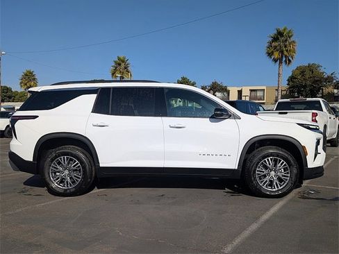 New 2026 Chevrolet Traverse LT image 7