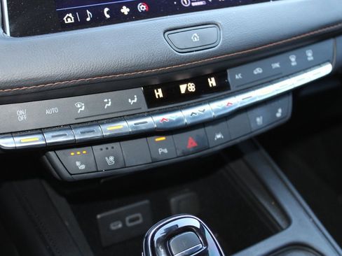 Used 2023 Cadillac XT4 Sport image 25