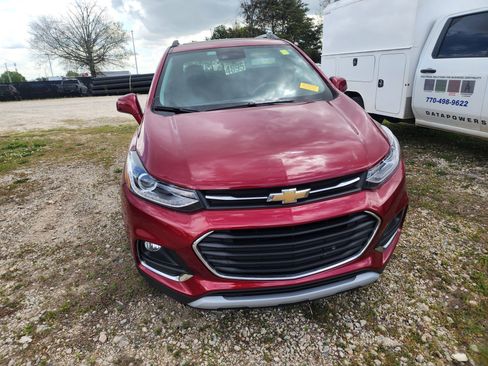 Used 2020 Chevrolet Trax Premier image 2