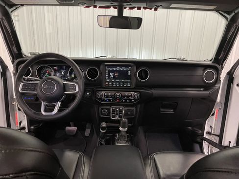 Used 2021 Jeep Wrangler Unlimited Sahara w/ Cold Weather Group AWD/4WD image 33