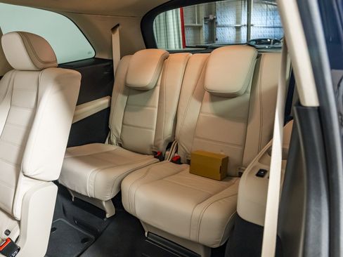 Used 2024 Mercedes-Benz GLS 580 4MATIC image 22