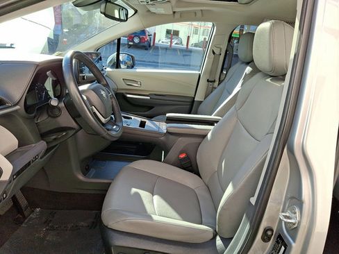 Used 2024 Toyota Sienna XLE image 13