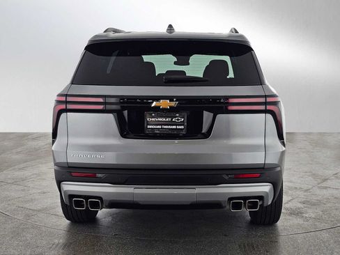 Used 2026 Chevrolet Traverse LT FWD image 4