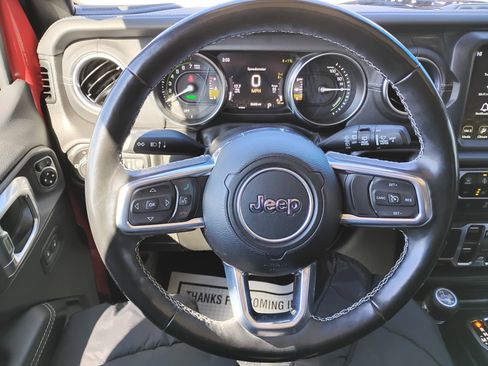 Used 2022 Jeep Wrangler Unlimited Sahara w/ Cold Weather Group image 9