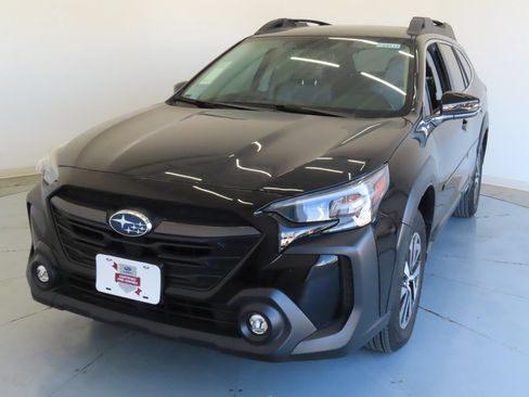 Used 2025 Subaru Outback Premium w/ Popular Package #1 AWD/4WD image 8