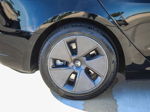 Used 2022 Tesla Model 3 image 11