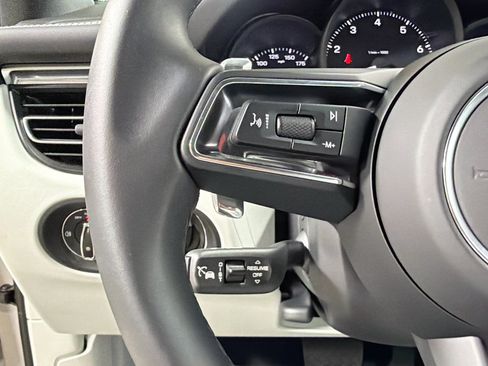 Certified 2026 Porsche Macan AWD/4WD image 36