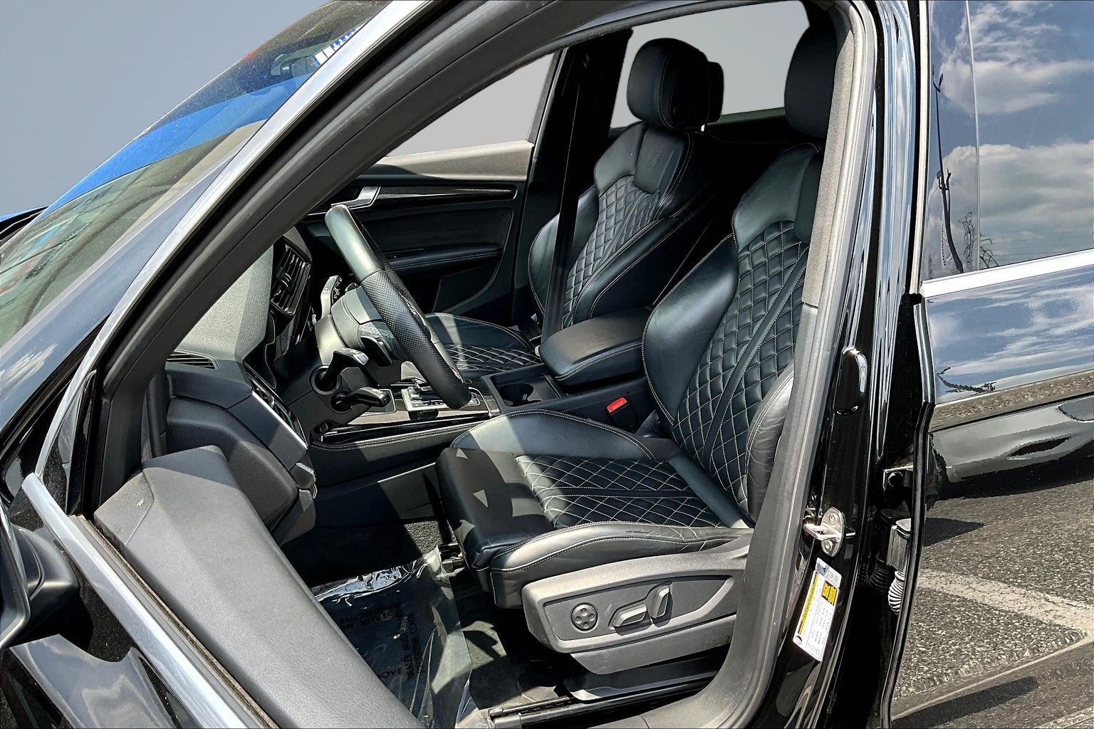 Used 2023 Audi SQ5 Premium Plus w/ Premium Plus Package AWD/4WD image 17