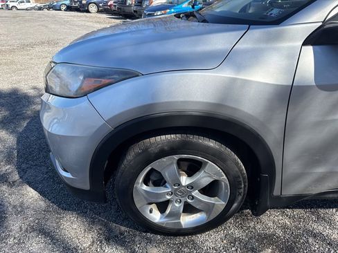 Used 2016 Honda HR-V LX image 4