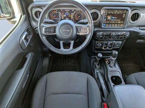 Used 2022 Jeep Wrangler Unlimited Sahara w/ Safety Group AWD/4WD image 20