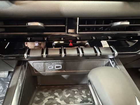 New 2026 GMC Canyon Elevation w/ Convenience Package image 13