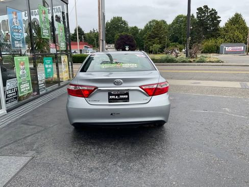 Used 2017 Toyota Camry LE image 7
