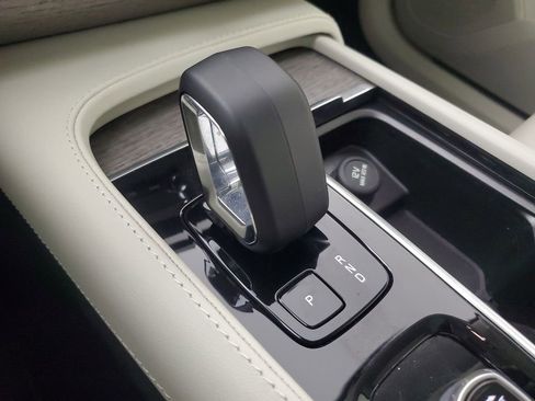 Certified 2023 Volvo XC90 T8 Plus w/ Protection Package Premier image 36