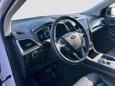 Used 2024 Ford Edge SEL w/ Sport Appearance Package AWD/4WD image 9