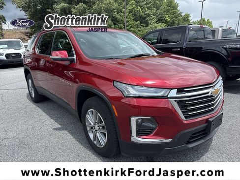 Used 2023 Chevrolet Traverse LT FWD image 1