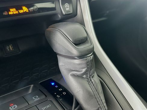 Used 2025 Toyota RAV4 XLE FWD image 25