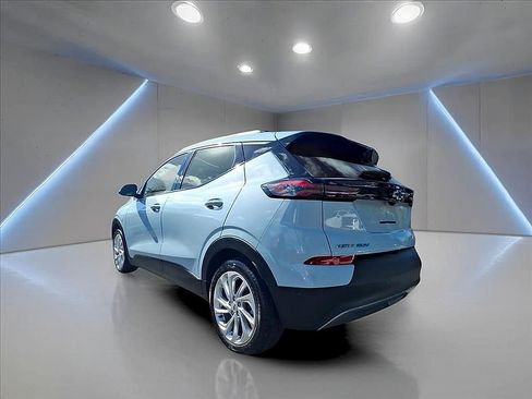 Used 2022 Chevrolet Bolt EUV LT w/ Comfort Package image 15