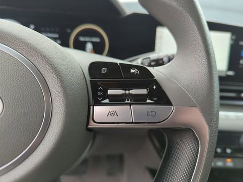 Used 2024 Hyundai Elantra SEL image 41