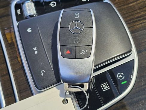 Used 2020 Mercedes-Benz GLC 300 image 31