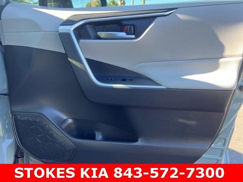 Used 2020 Toyota RAV4 XLE image 24