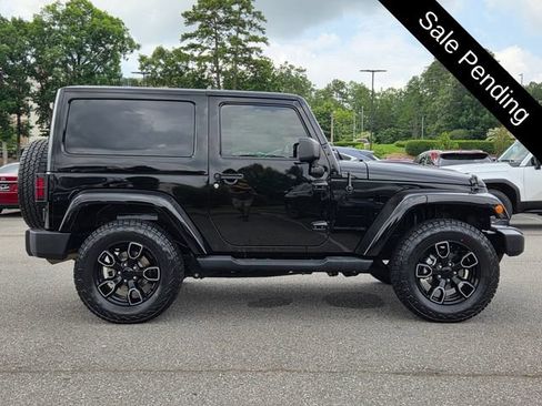 Used 2018 Jeep Wrangler Sahara AWD/4WD image 6