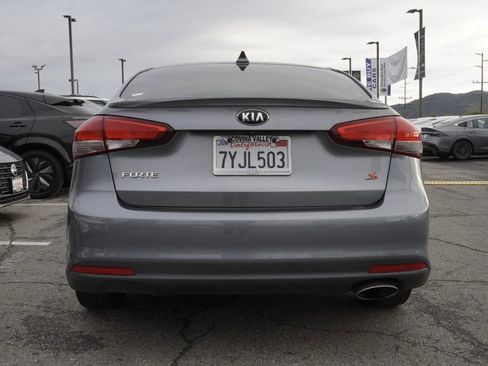 Used 2017 Kia Forte S image 5
