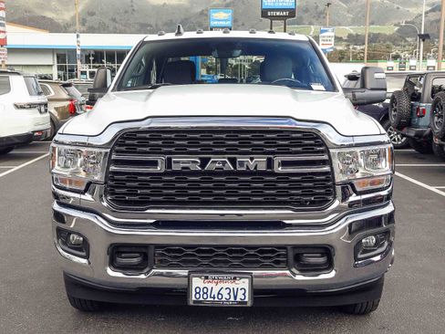 Used 2024 RAM 3500 Big Horn image 17
