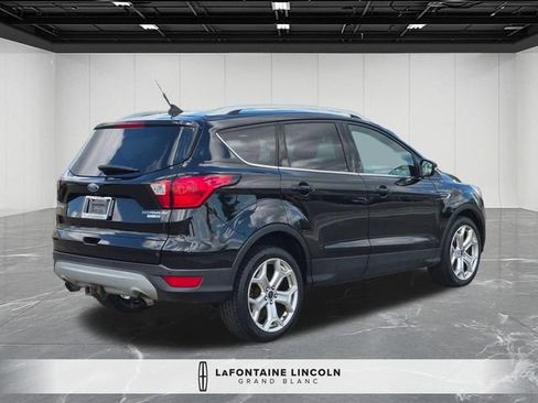 Used 2019 Ford Escape Titanium w/ U9j03 - Titanium Tow Package AWD/4WD image 5
