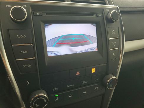 Used 2017 Toyota Camry SE image 17