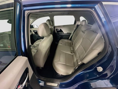 Used 2022 Kia Niro EX Premium FWD image 29