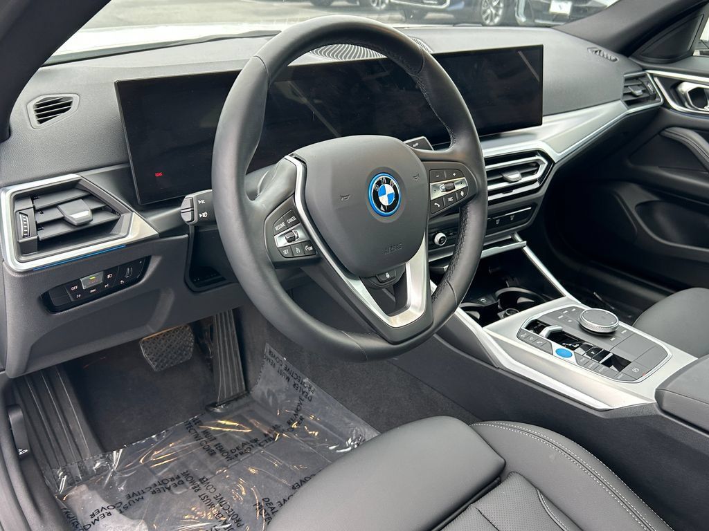 Used 2023 BMW i4 eDrive35 w/ Premium Package RWD image 13