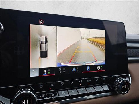 Used 2024 GMC Canyon AT4 w/ AT4 Premium Package image 25