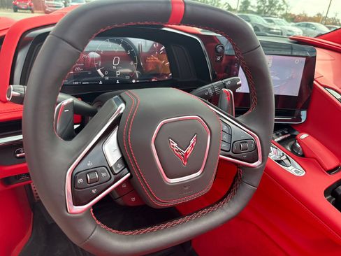 Used 2024 Chevrolet Corvette Stingray Premium Conv w/ Z51 Performance Package RWD image 33
