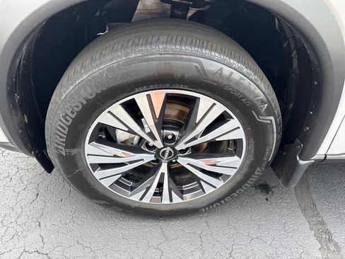 Used 2023 Nissan Rogue SV w/ SV Premium B Package AWD/4WD image 24