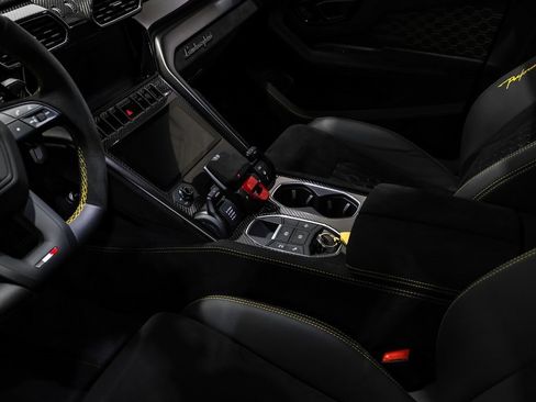 Used 2024 Lamborghini Urus Performante image 21