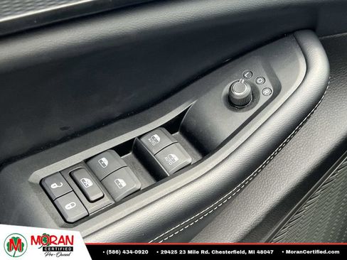 Used 2024 Jeep Grand Cherokee L Altitude AWD/4WD image 16