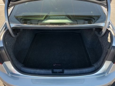 Certified 2024 Volkswagen Jetta Sport image 11