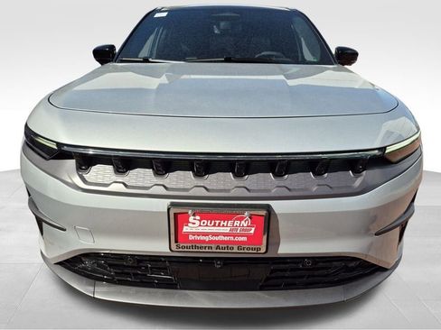 Used 2025 Jeep Wagoneer S Launch Edition image 8