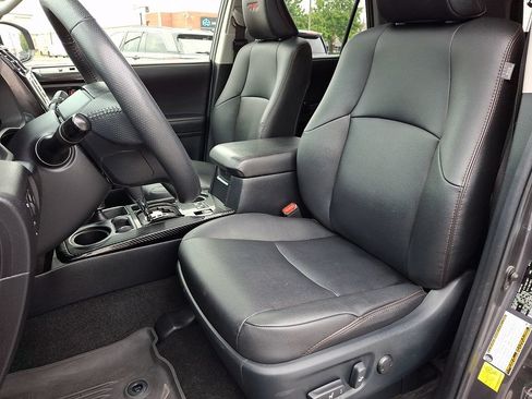Used 2021 Toyota 4Runner Venture w/ Moonroof Package AWD/4WD image 15