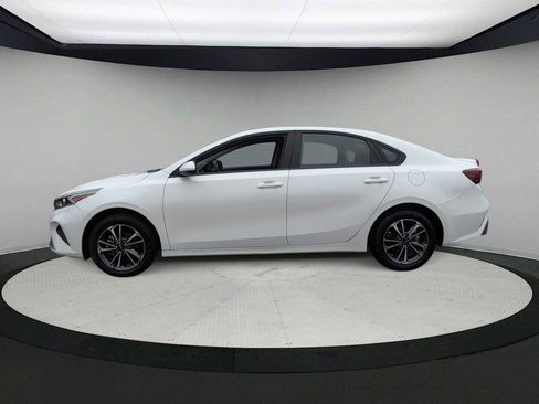 Used 2024 Kia Forte LXS image 5