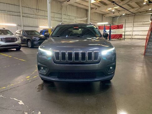 Used 2019 Jeep Cherokee Latitude Plus w/ Comfort/Convenience Group AWD/4WD image 8