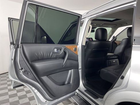 Used 2024 Nissan Armada SL image 38