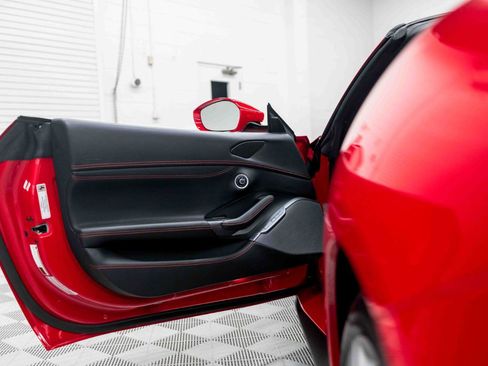 Used 2019 Ferrari Portofino RWD image 41